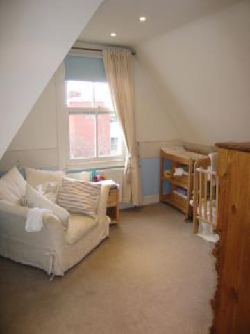 			3 Bedroom, 1 bath, 1 reception Flat			 Fortune Green Road, WEST HAMPSTEAD NW6